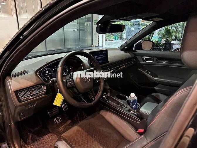 Civic RS Form mới- 9800 km, Siêu đẹp, cho vay 70%