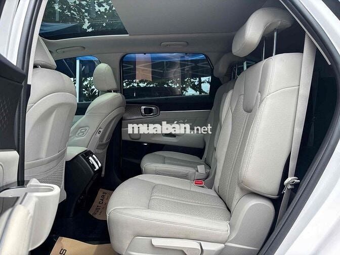 Kia Sorento 2022 Signature 2.5 AT AWD - 30000 km