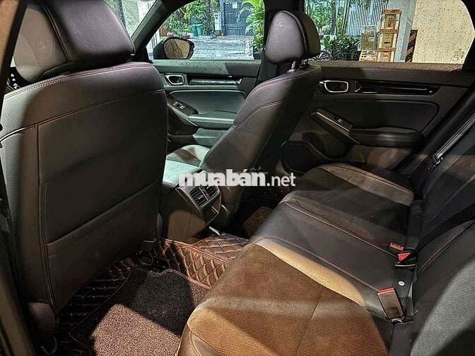 Civic RS Form mới- 9800 km, Siêu đẹp, cho vay 70%