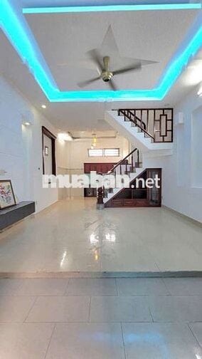 Nhà 3 Tầng 5x10,6 hiệp Bình Chánh thủ Đức đường xe Tải
