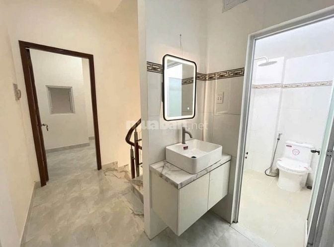 Không có căn thứ 2, Đ Trần Quốc Thảo, Dt lớn 101m2, Giá 8tỷ9 - SHR TL