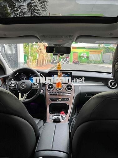 Mercedes C200 Exclusive odo 28k km siêu lướt 2019