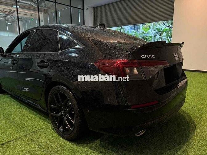 Civic RS Form mới- 9800 km, Siêu đẹp, cho vay 70%