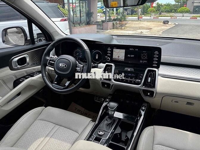 Kia Sorento 2022 Signature 2.5 AT AWD - 30000 km