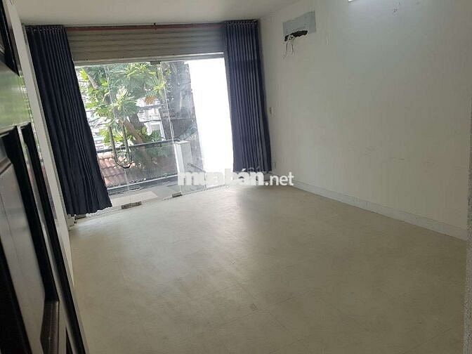 Mặt bằng lầu 1 32m2 đường nội bộ Phạm Văn Chiêu
