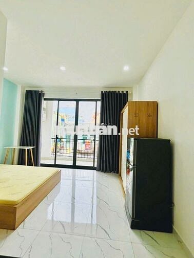 CHO THUÊ CĂN HỘ STUDIO BAN CÔNG ĐẸP FULL NỘI THẤT CHUẨN KHÁCH SẠN