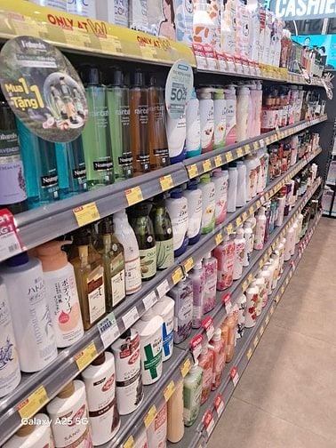 CỬA HÀNG TUYỂN NV BÁN HÀNG, KHO, TẠP VỤ QUẦY 