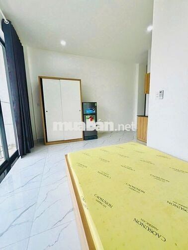 CHO THUÊ CĂN HỘ STUDIO BAN CÔNG ĐẸP FULL NỘI THẤT CHUẨN KHÁCH SẠN
