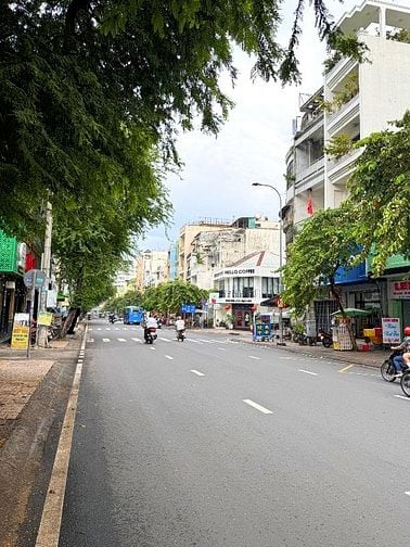 BÁN NHÀ MẶT TIỀN : 597 NGUYỄN TRÃI - P. 7 - Q. 5 - TPHCM