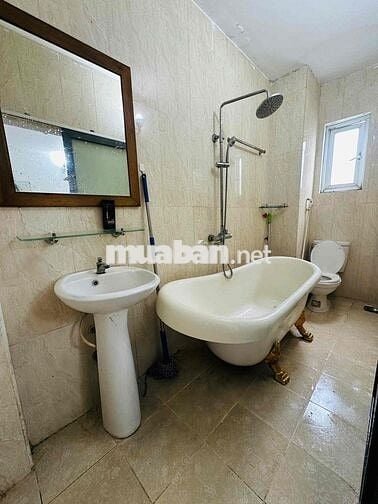 Phòng trống dọn vào liền dc bếp wc máy lạnh nt căn bản giờ tự do