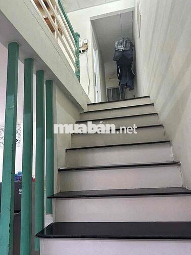 Bán nhà 2 tầng - Lê Vĩnh Huy- kiệt trước nhà 2,5m- gần đường chính 30m