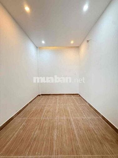 hơn 3T xíu- không lộ giới- không quy hoạch- 3 tầng - 2 pn - đg HT06- g