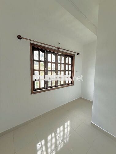NGAY ETOWN ĐI BỘ CHỈ 2P  ĐỂ ĐI LÀM  STUDIO BAN CÔNG THOÁNG MÁT