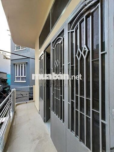 Ngay góc hẻm, (4x8m 1L 2Pn 2wc), 392/20 Cao Thắng_P.12_Q.10