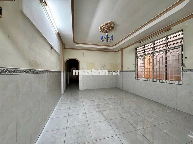 Bán nhà 5m x 40m cách Quốc Lộ 60 chỉ 10m, 1 căn nhà