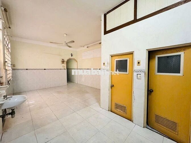 Bán nhà 5m x 40m cách Quốc Lộ 60 chỉ 10m, 1 căn nhà