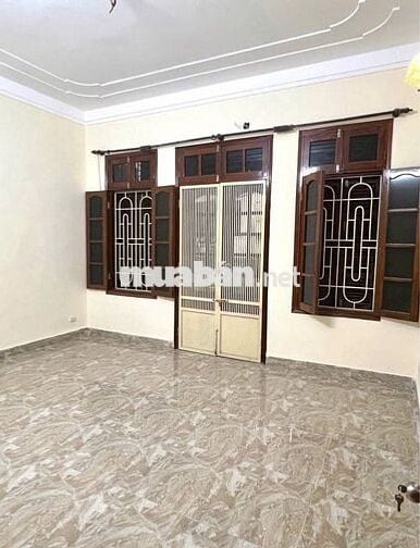 Nhà ngõ 88 đường Trung Kính. DT 75M x 4 Tầng mặt tiền 5m đường rộng 8m