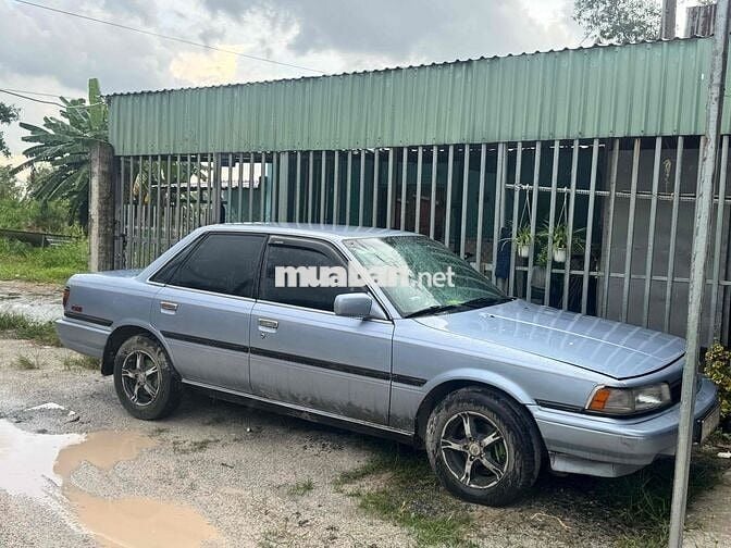 Bán xe Camry 1989