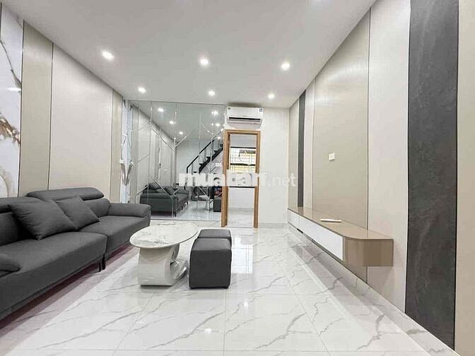 TRUNG TÂM QUẬN CẦU GIẤY - TẬP THỂ NGHĨA TÂN,  GỒM 3 NGỦ + 2 WC, 2 BAN