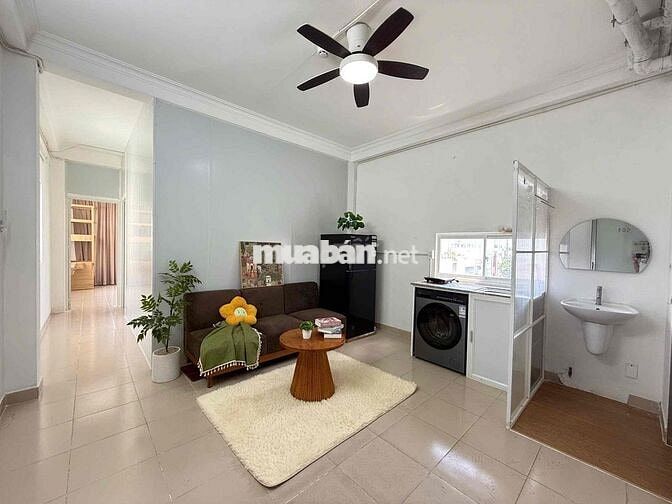 Căn hộ 2pn ngay trung tâm quận 1 gần các trường đại học HSU, UEH, VLU