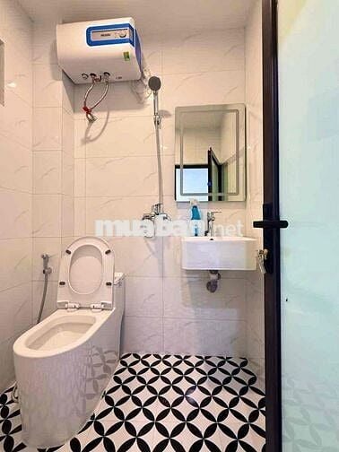 TRUNG TÂM QUẬN CẦU GIẤY - TẬP THỂ NGHĨA TÂN,  GỒM 3 NGỦ + 2 WC, 2 BAN