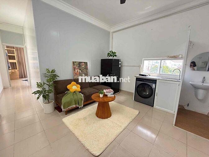 Căn hộ 2pn ngay trung tâm quận 1 gần các trường đại học HSU, UEH, VLU