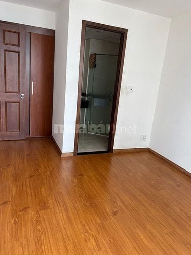 Cho thuê căn hộ cao cấp Giai Việt 12tr 3pn.2wc có máy lạnh