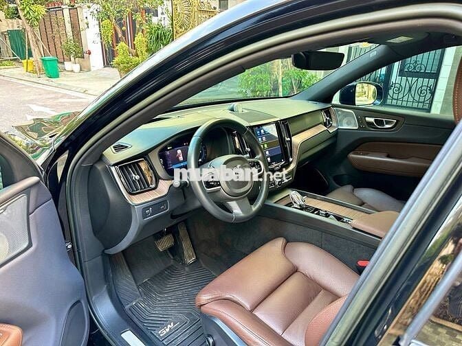 Volvo XC60 2022 Inscription B6 AWD - 30000 km