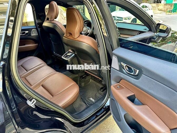 Volvo XC60 2022 Inscription B6 AWD - 30000 km