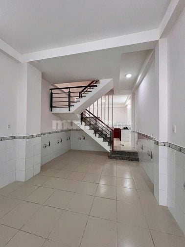 ** Nhà 4 Tầng ( 3,9 x 13m ) Giá 6,5 Tỷ **
