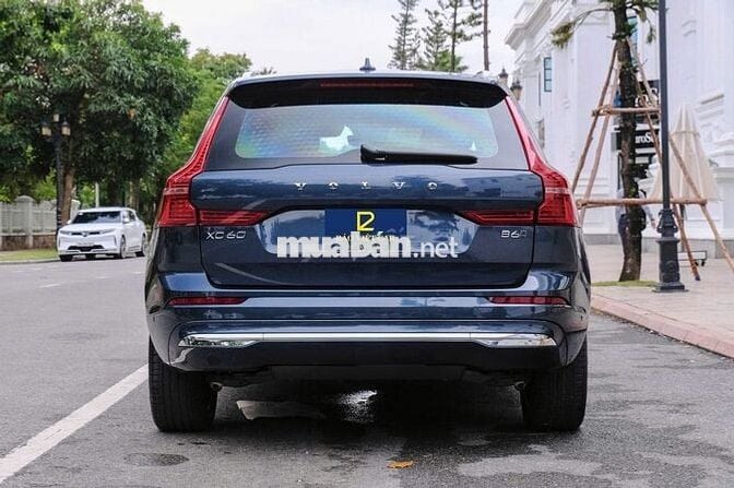 Volvo XC60 2025 Ultimate Bright B6 AWD - 4000 km
