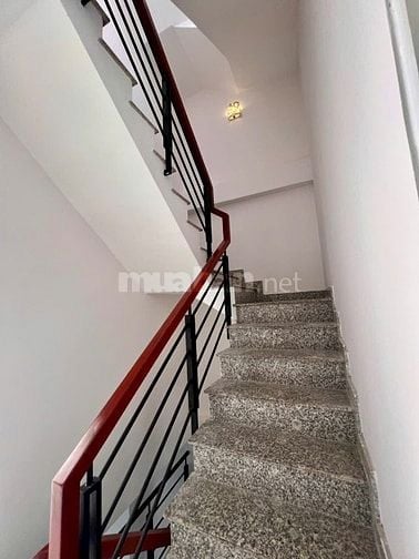 ** Nhà 4 Tầng ( 3,9 x 13m ) Giá 6,5 Tỷ **