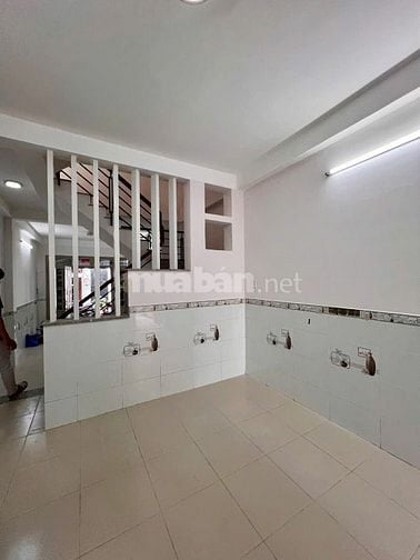 ** Nhà 4 Tầng ( 3,9 x 13m ) Giá 6,5 Tỷ **