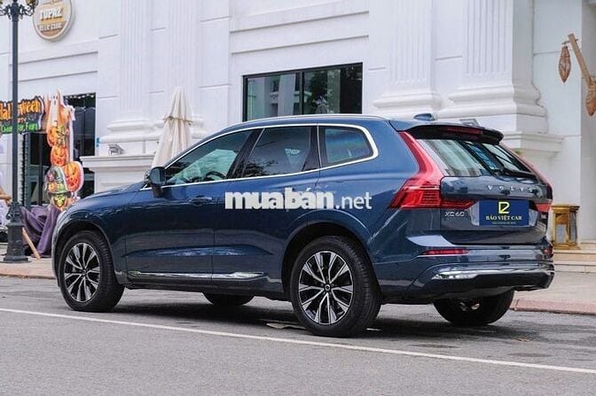 Volvo XC60 2025 Ultimate Bright B6 AWD - 4000 km