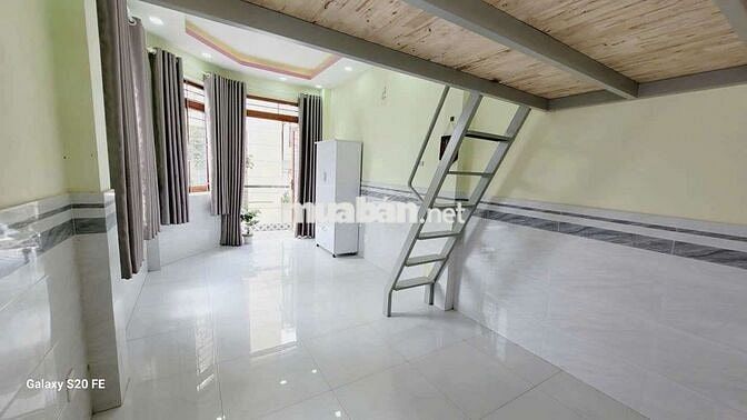 Cho Thuê Phòng Ban Công Full NT Gần KCX Tân Thuận, Cresent, Chợ Tân Mỹ