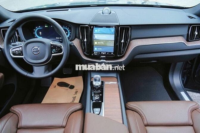 Volvo XC60 2025 Ultimate Bright B6 AWD - 4000 km