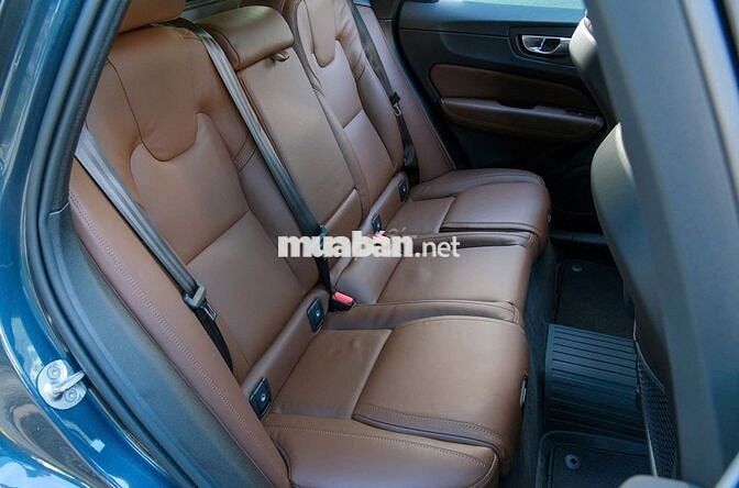 Volvo XC60 2025 Ultimate Bright B6 AWD - 4100 km