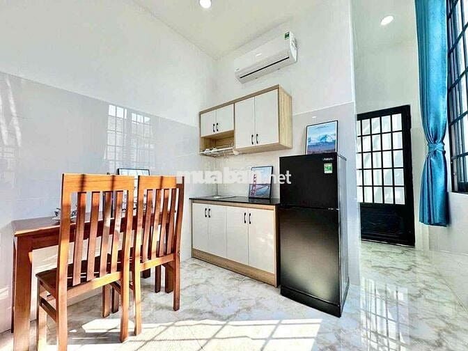 Phòng xinh ngay cầu chữ Y rộng 25m2 cửa sổ trời