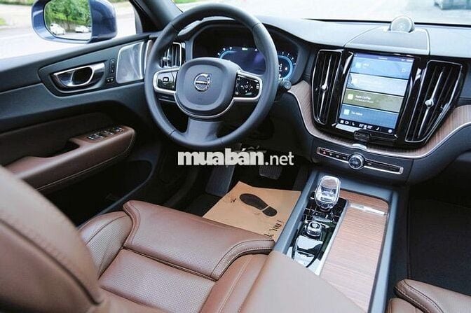 Volvo XC60 2025 Ultimate Bright B6 AWD - 4000 km