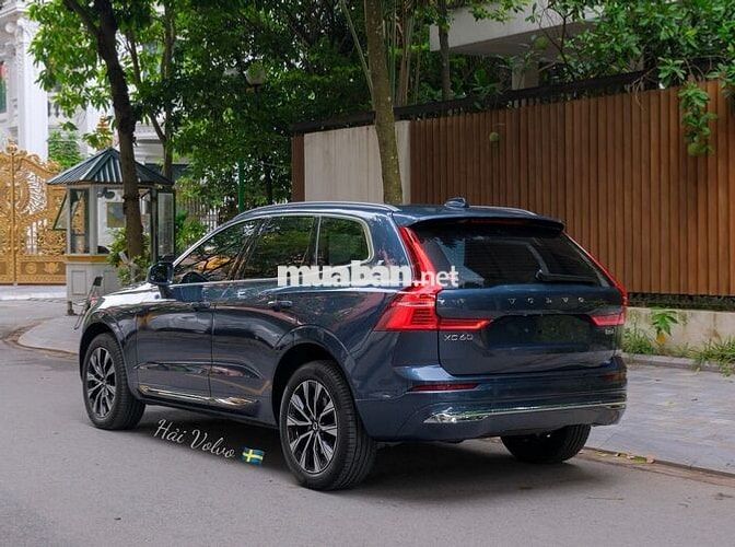 Volvo XC60 2025 Ultimate Dark B6 AWD - 4000 km