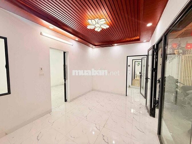 BÁN CĂN TẬP THỂ NGUYÊN HỒNG - BA ĐÌNH tầng 1 ,kinh doanh 3.98tỷ
