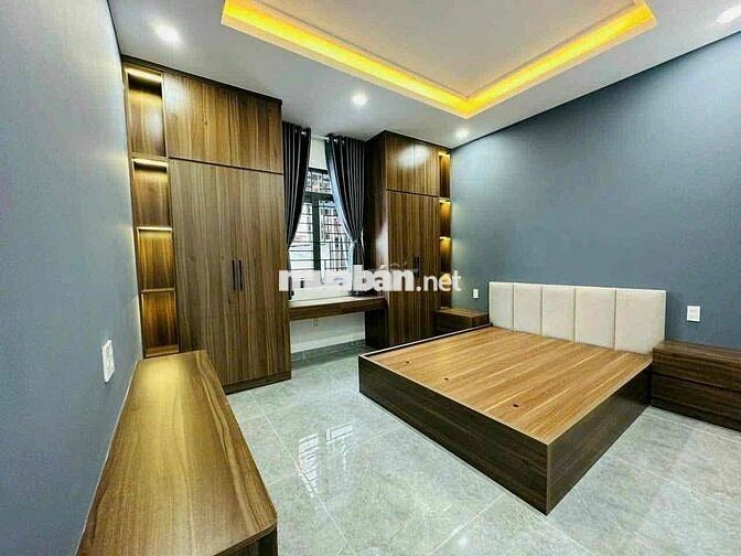 cho thuê nhà đẹp y hình 4 x 18 có 5pn 5wc sân thượng
