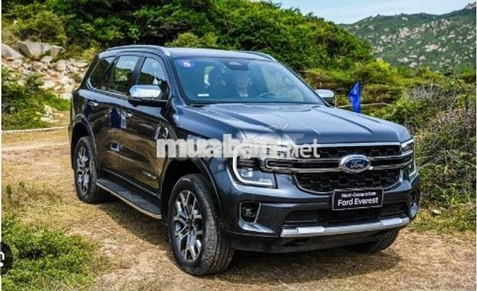 Ford Everest  giảm tiền mặt khủng kèm quà tặng
