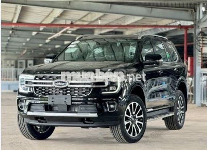 Ford Everest  giảm tiền mặt khủng kèm quà tặng