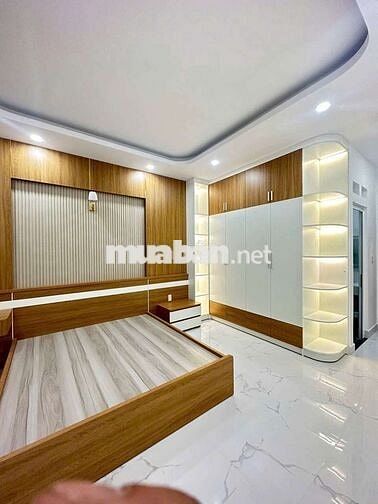 Nhà đẹp y như hình 4 x 16 có 5pn 5wc sân thượng