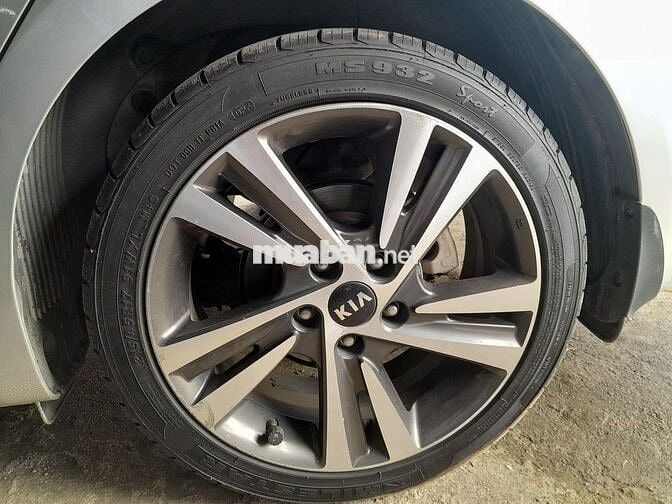 Kia Cerato 2018 1.6 MT - 140000 km