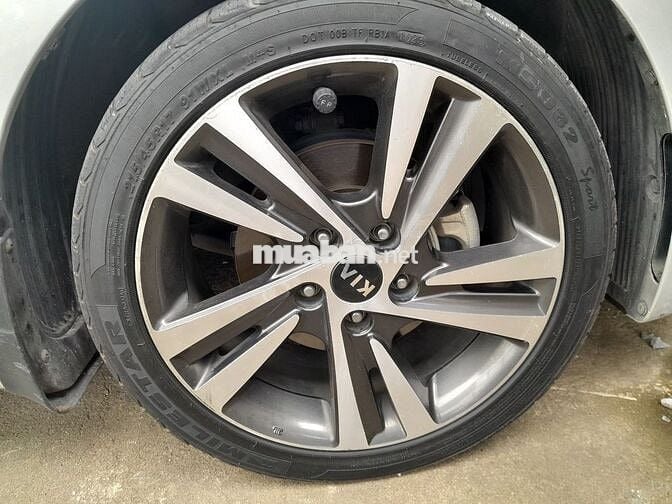 Kia Cerato 2018 1.6 MT - 140000 km