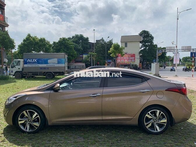 Hyundai Elantra 2014 1.8 AT - 979999 km