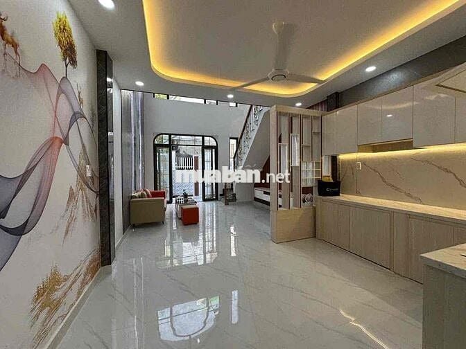 Bán nhà phố 76m2 gần Chợ Hưng Long giáp Bình Chánh 2km Sổ Hồng Riêng