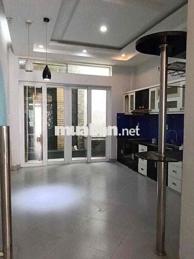 Cho thuê nhà MT đường 64 P10 Q6